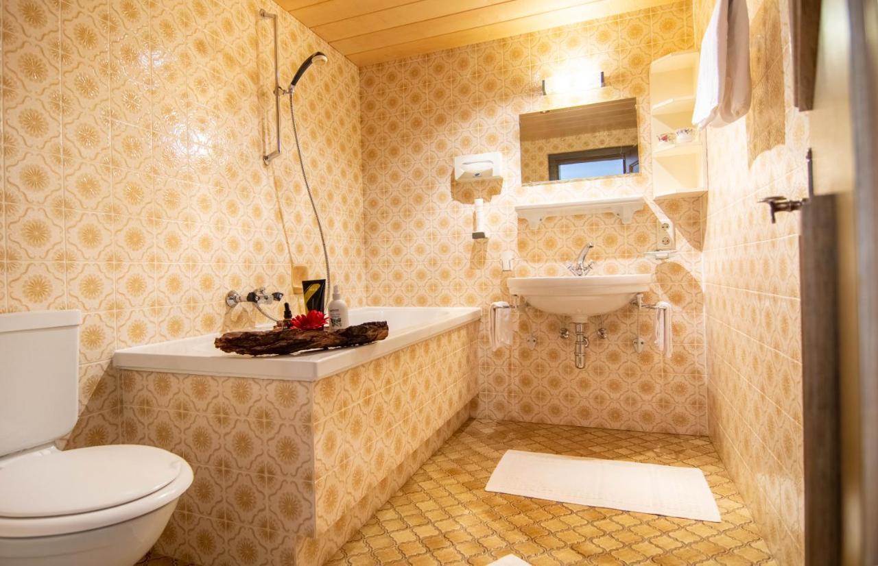 Koecks Bed & Breakfast Гальтюр Экстерьер фото